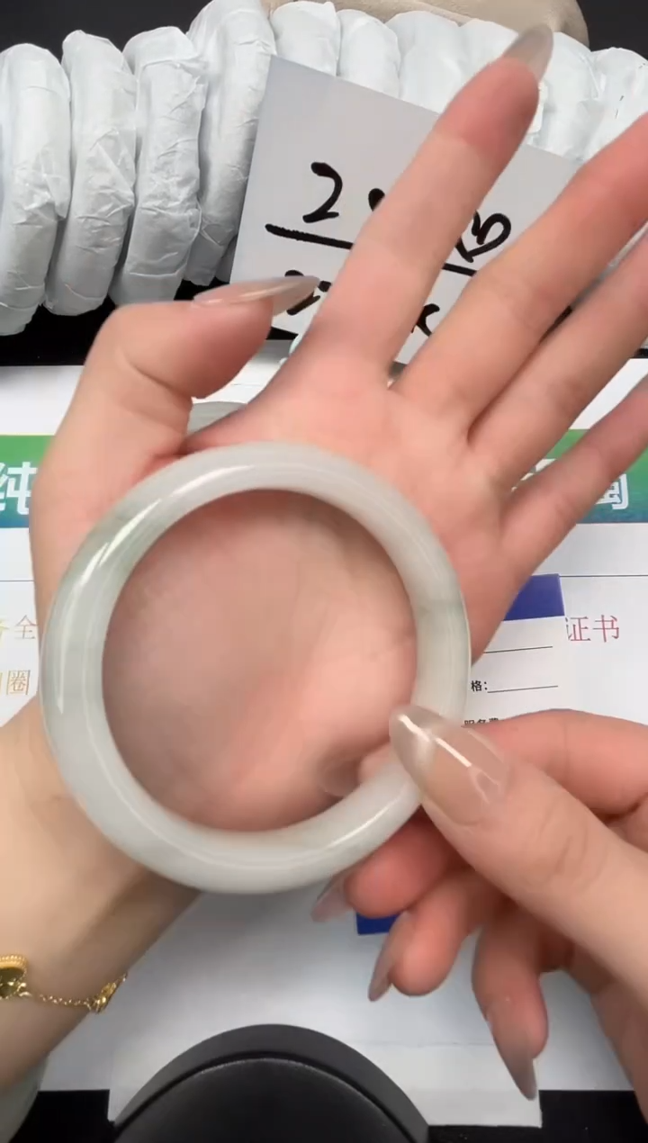 【闪购商品】石英质玉手镯未镶嵌104-58.2