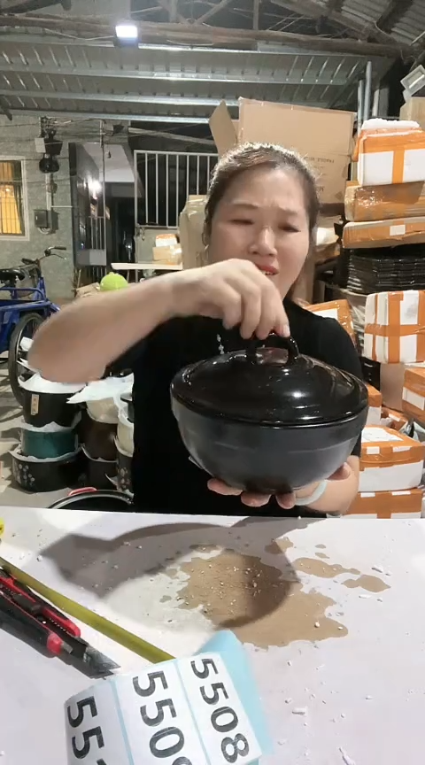 陶瑕疵黑色砂锅碗