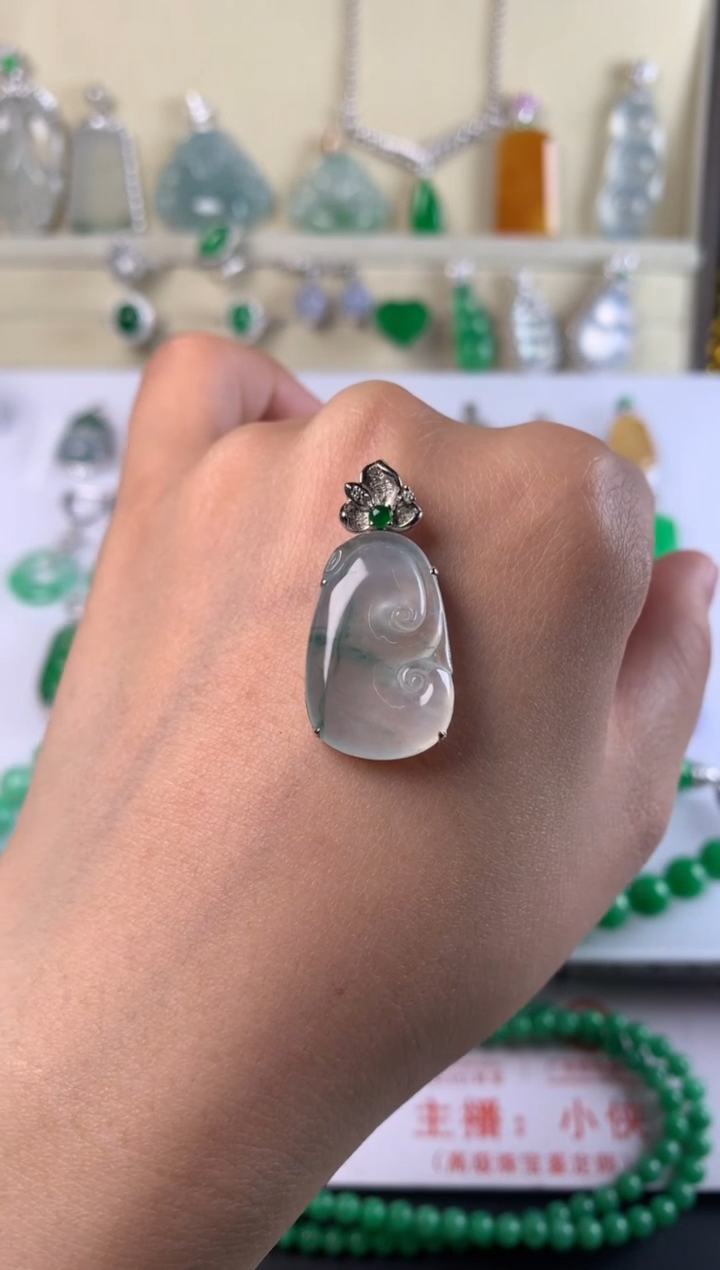 吊坠(不含链)18K金镶嵌翡翠吊坠