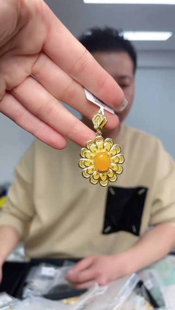 【闪购商品】蜜蜡裸石未镶嵌（多样性单个发货）