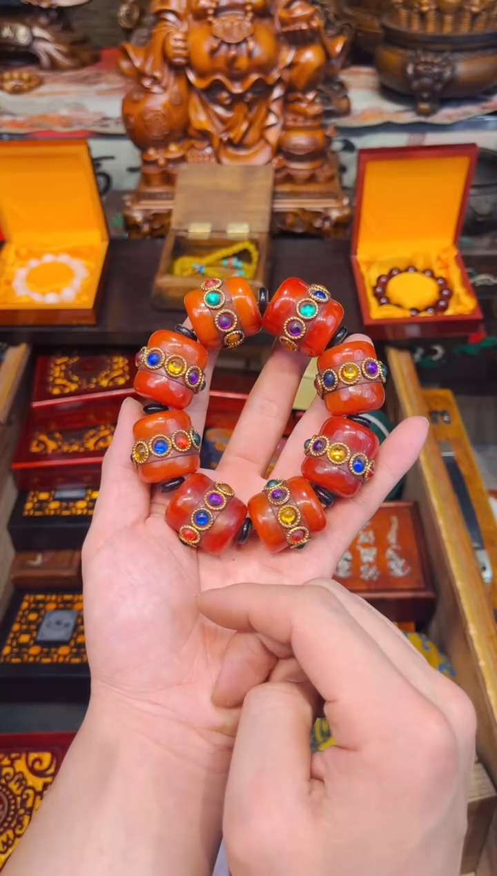 18K金镶嵌蜜蜡裸石Q瑞哥专属高端精品64