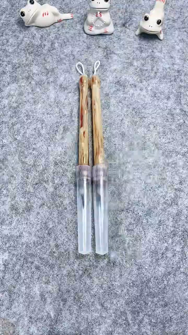 短杆兔毫鸡距毛笔两支