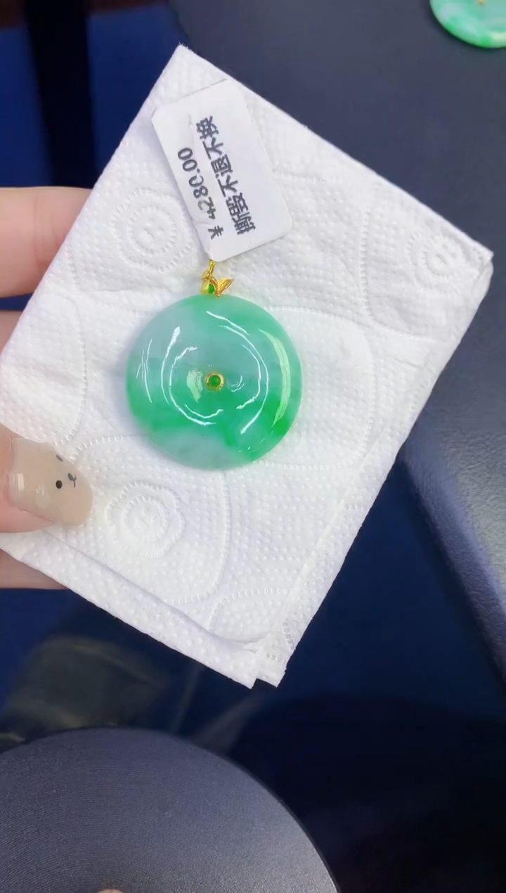 颈饰18K金镶嵌翡翠缅甸天然翡翠A货