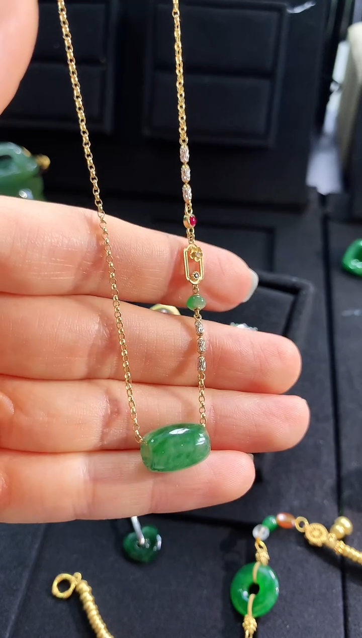 【闪购商品】翡翠吊坠(不含链)未镶嵌吊坠