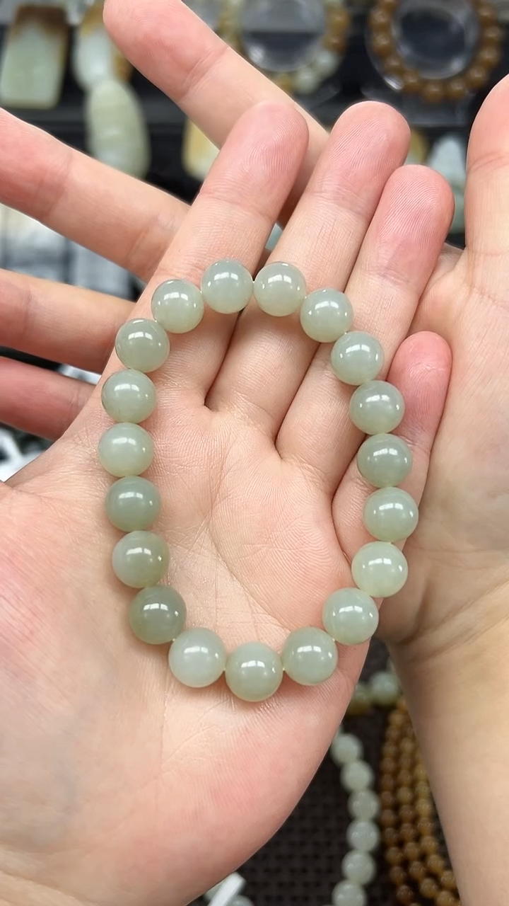 未镶嵌手链和田玉新疆 且末青白玉   卡10
