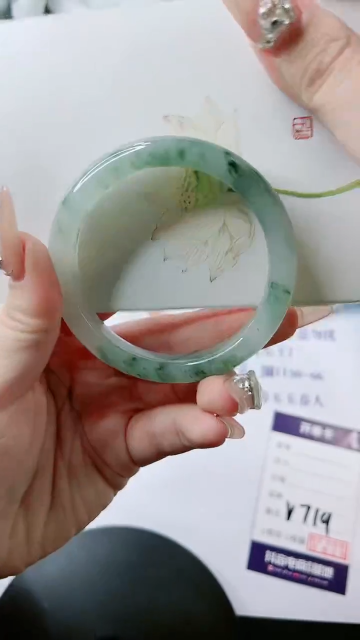 【闪购商品】石英质玉手镯未镶嵌多样性发货V719