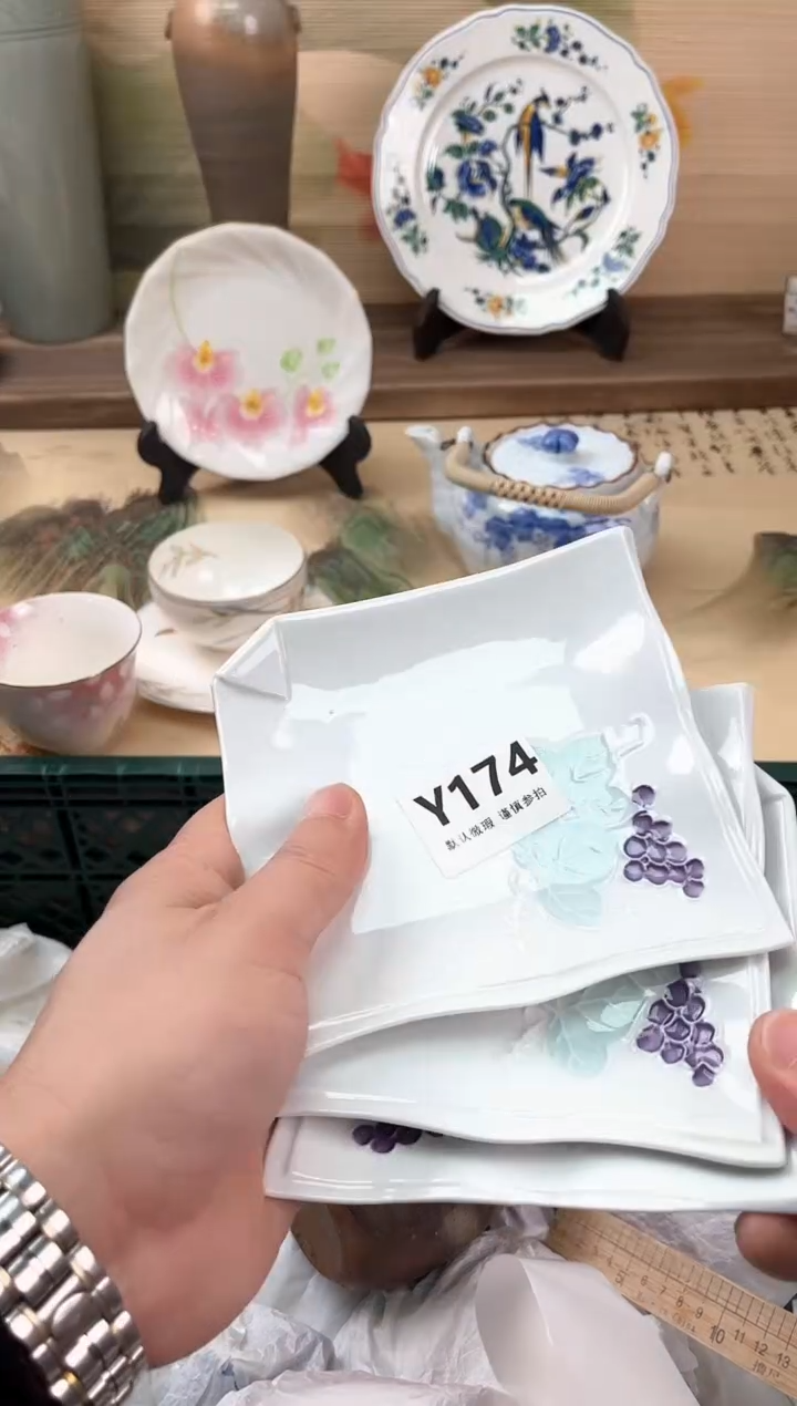 瓷片晓****)174                           