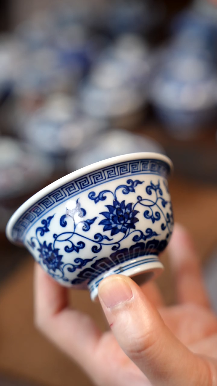 春风缠枝压手01111111