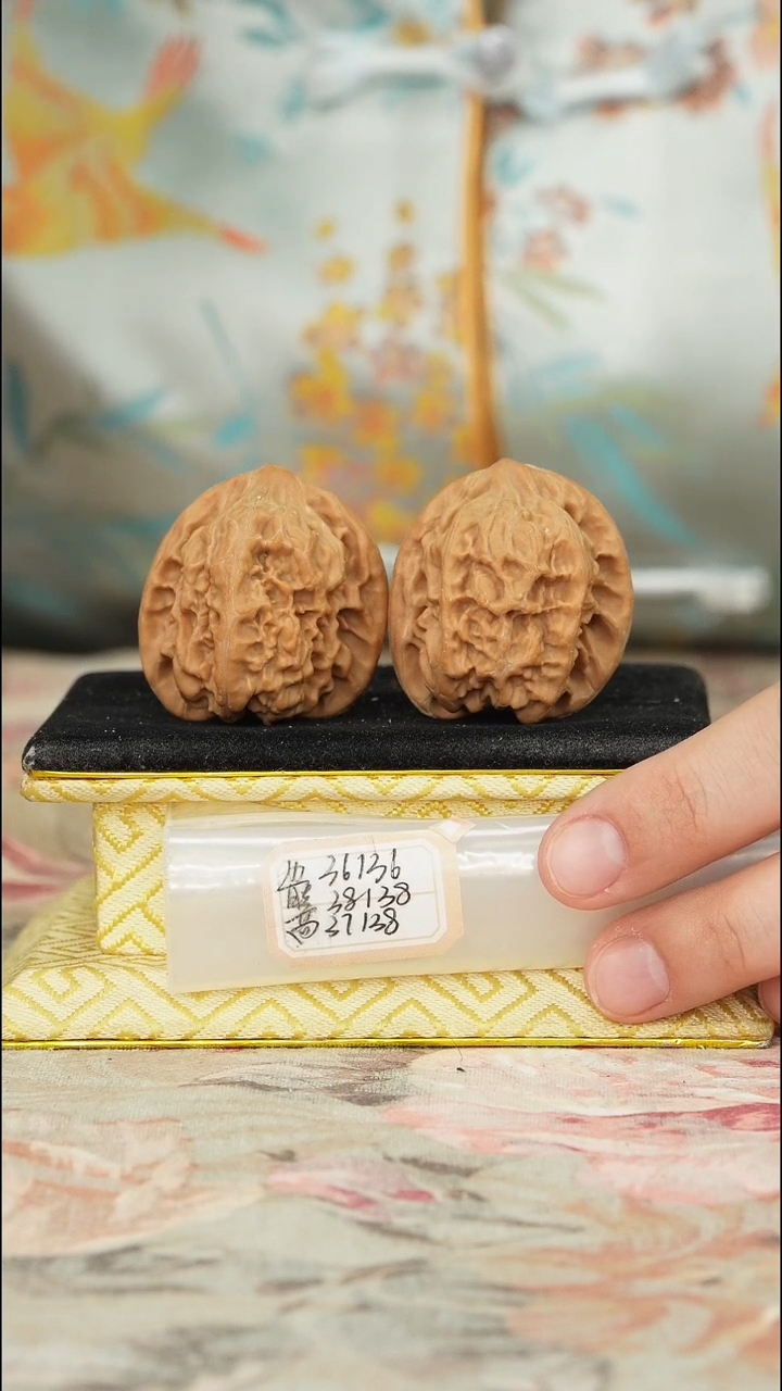 【闪购商品】文玩核桃把件马蹄