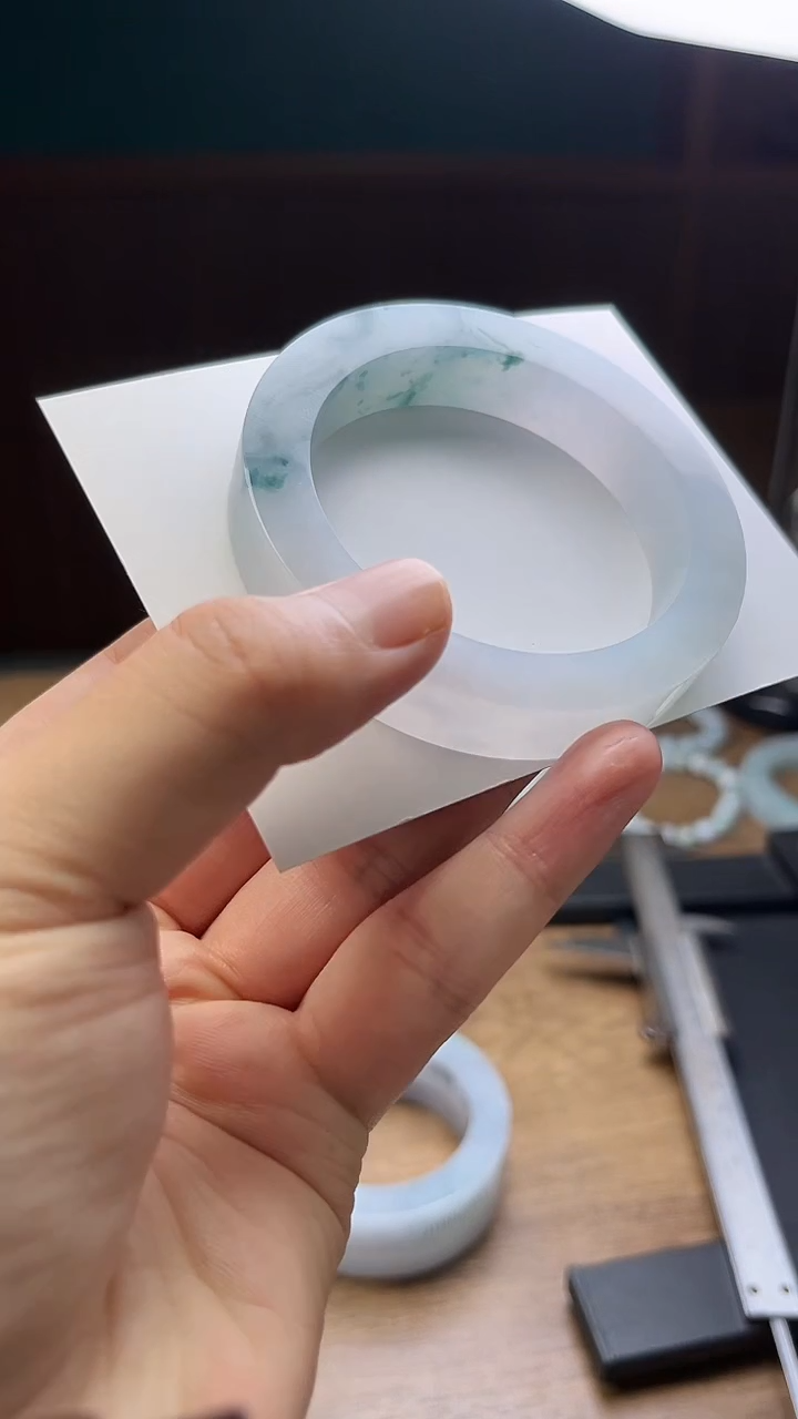 未镶嵌手镯定制翡翠小*?定制