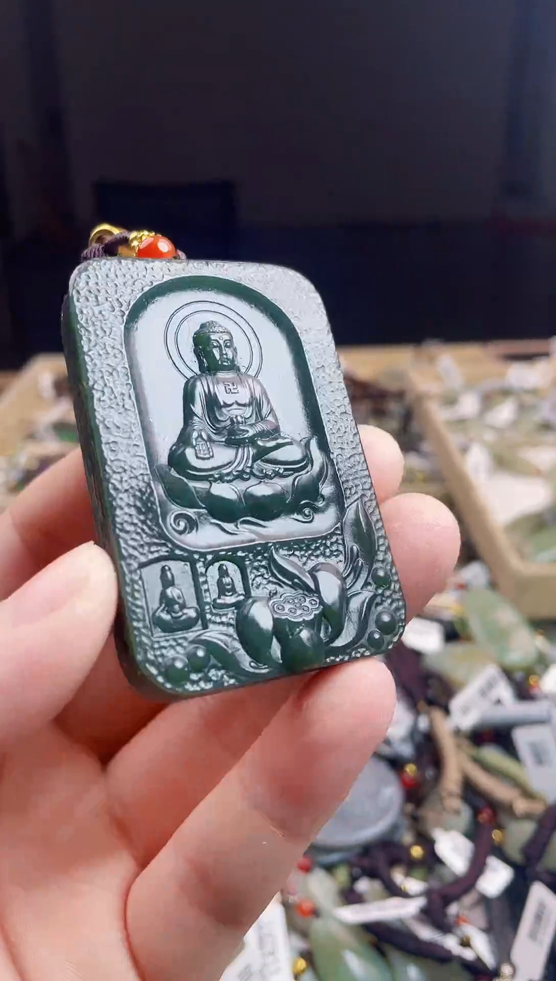 颈饰未镶嵌和田玉1