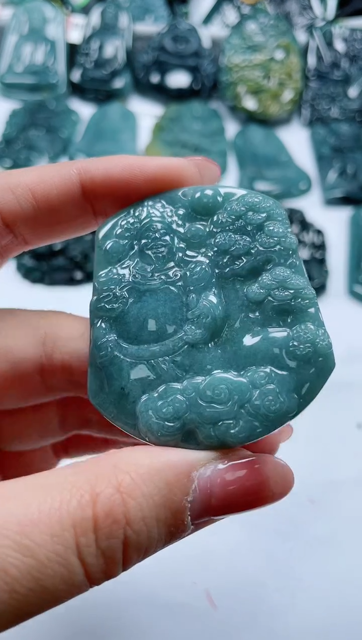 【闪购商品】翡翠颈饰未镶嵌             