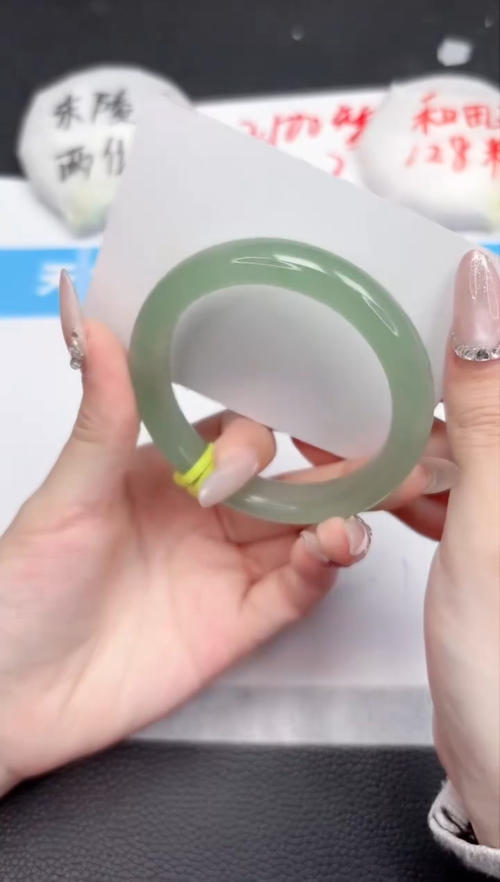 【闪购商品】石英质玉手镯未镶嵌531-56