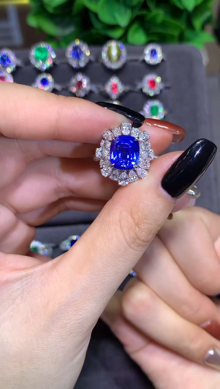 戒指蓝宝石18K金镶嵌6.03CT