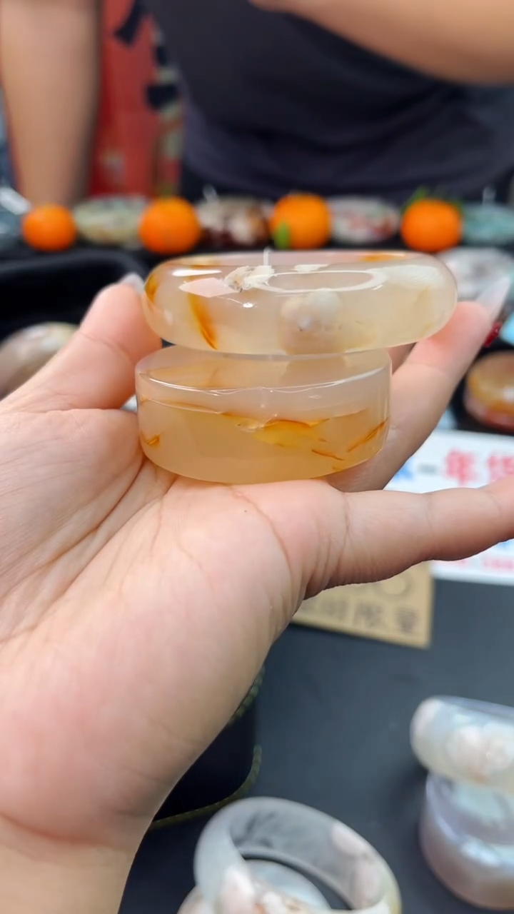 【闪购商品】石英质玉手镯未镶嵌赠送镯心（56圈口）