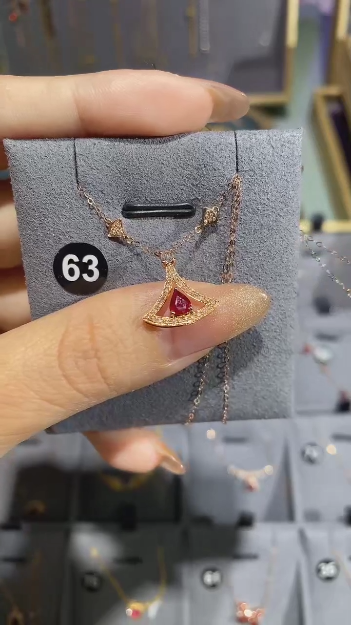 【闪购商品】红宝石颈饰18K金镶嵌项链