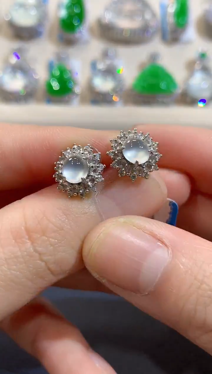 18K金镶嵌翡翠耳饰A90 