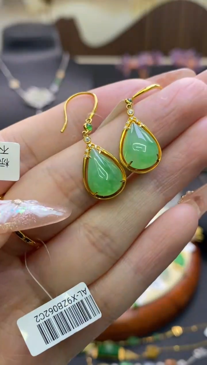 【闪购商品】翡翠颈饰18K金镶嵌净货12340