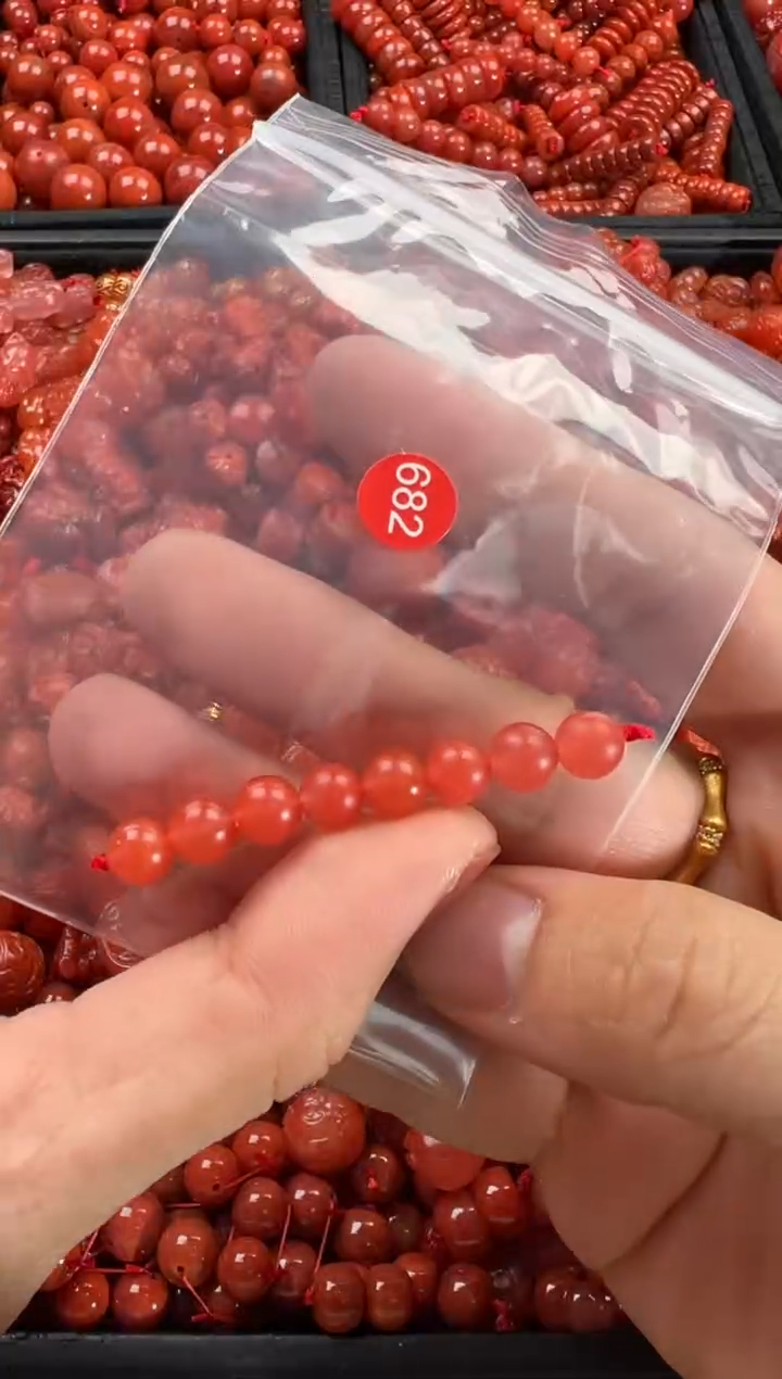 【闪购商品】南红玛瑙颈饰未镶嵌1