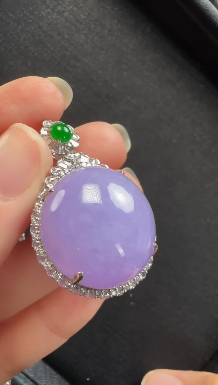 【闪购商品】翡翠颈饰18K金镶嵌555蛋面一个