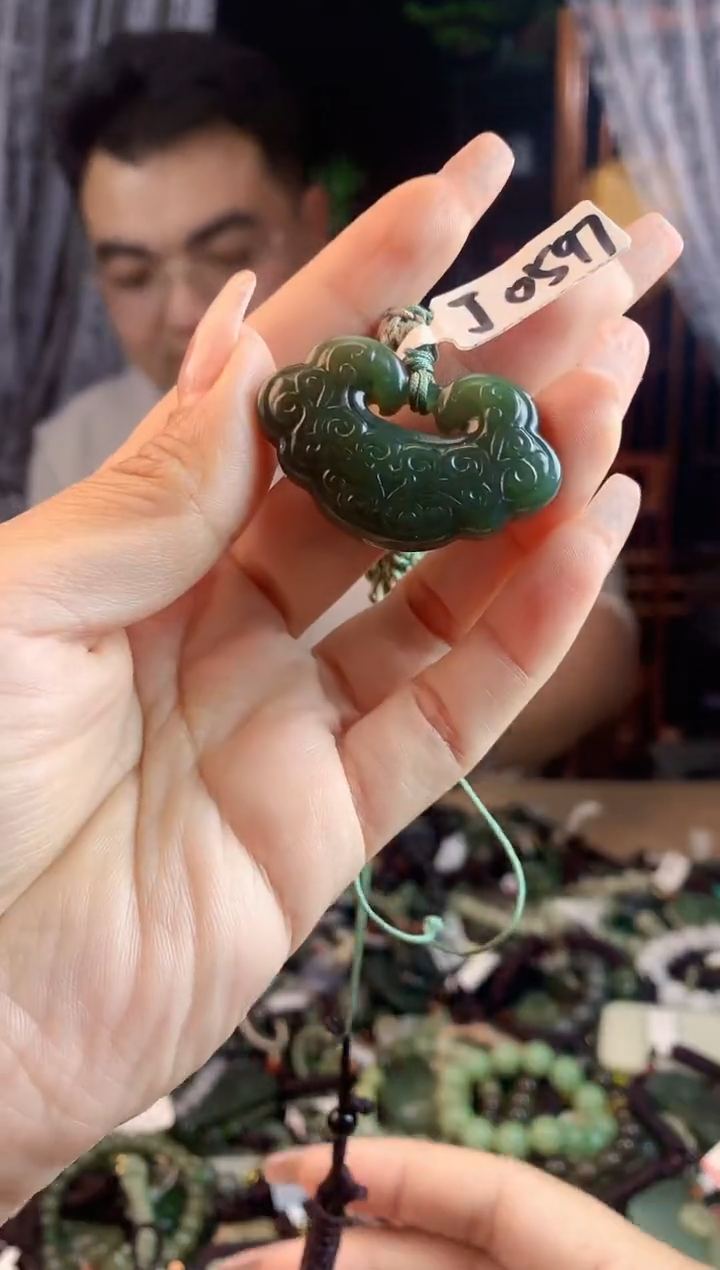 【闪购商品】和田玉挂件未镶嵌多样性发货拍一发一