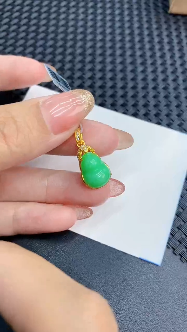 翡翠银S925镶嵌颈饰            8