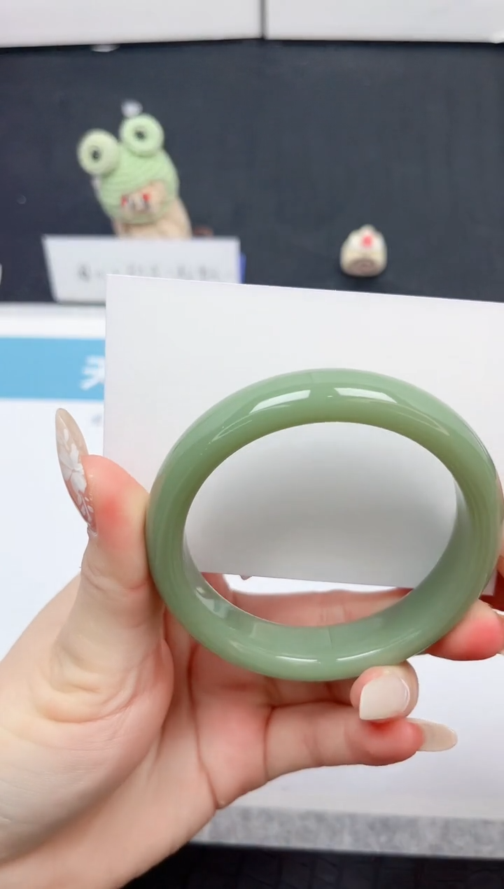 【闪购商品】石英质玉手镯未镶嵌26-57.4