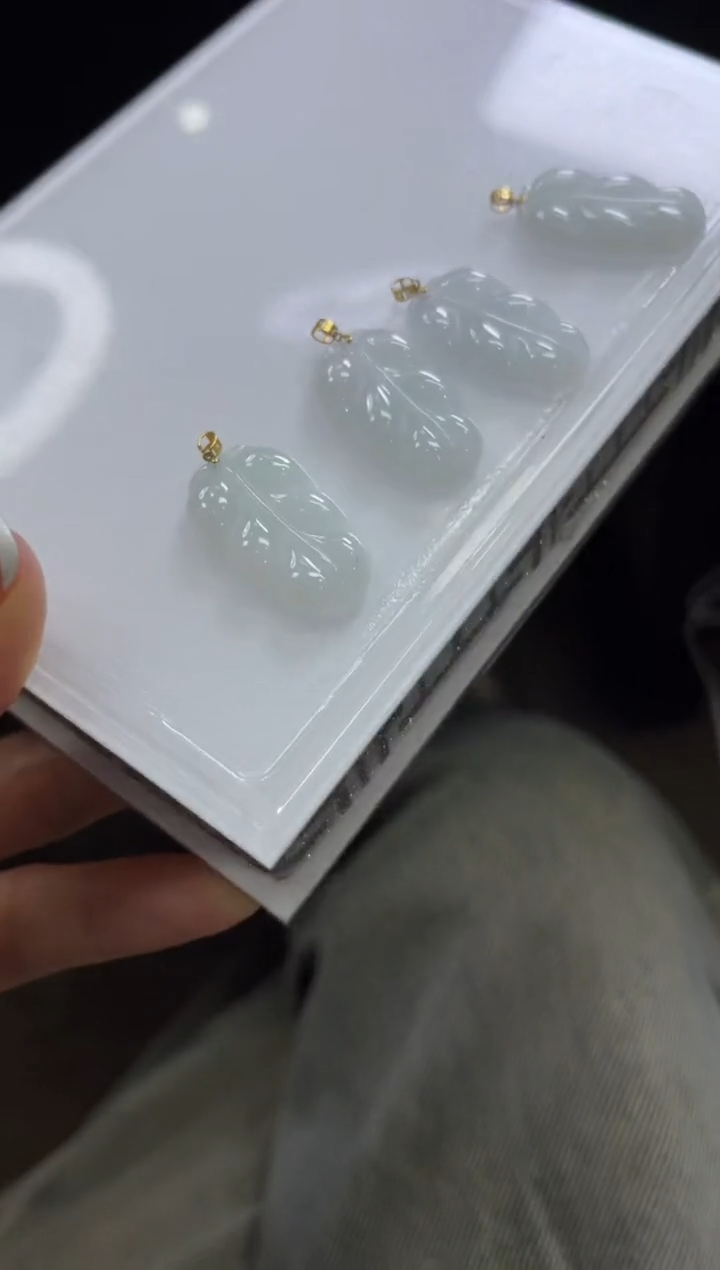 【闪购商品】翡翠颈饰18K金镶嵌C65多样性发一件/配绳子【小】