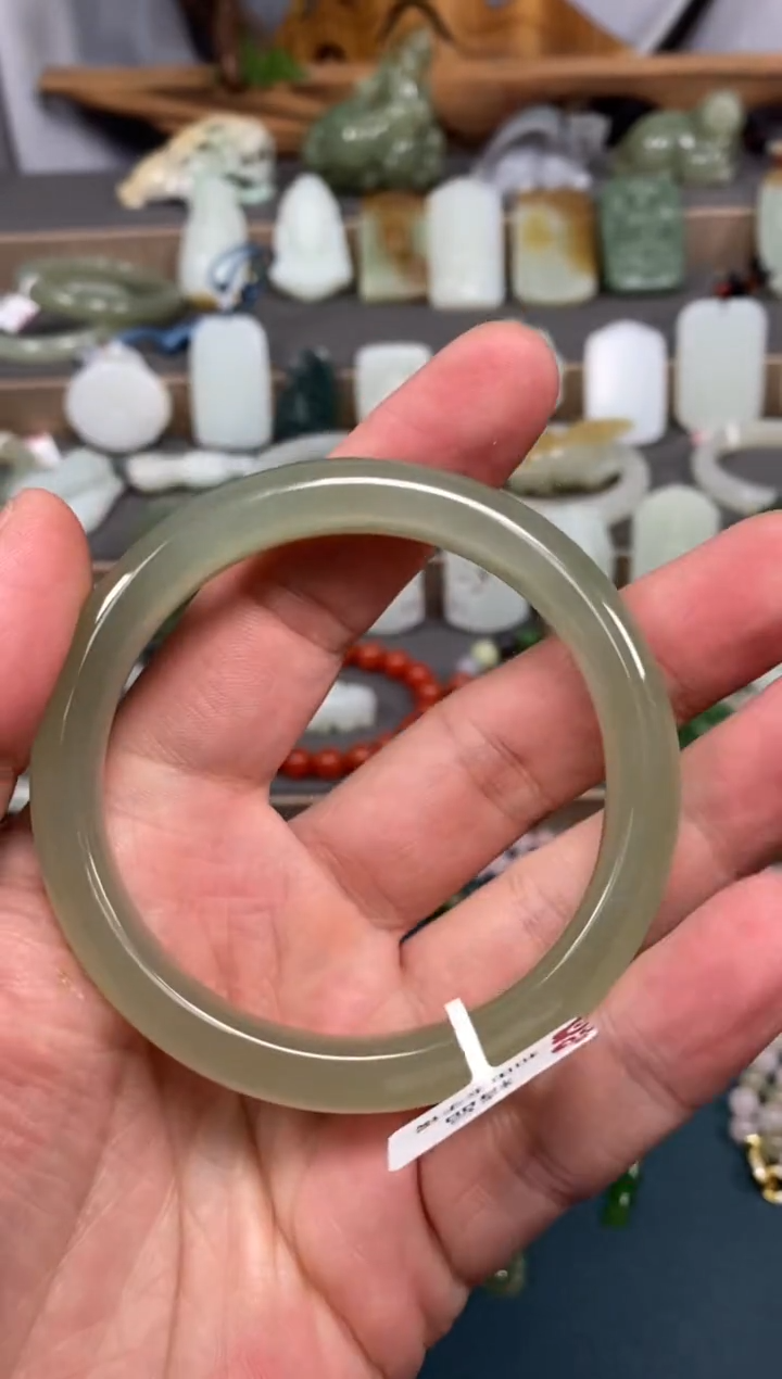 【闪购商品】和田玉手镯未镶嵌晴水手镯