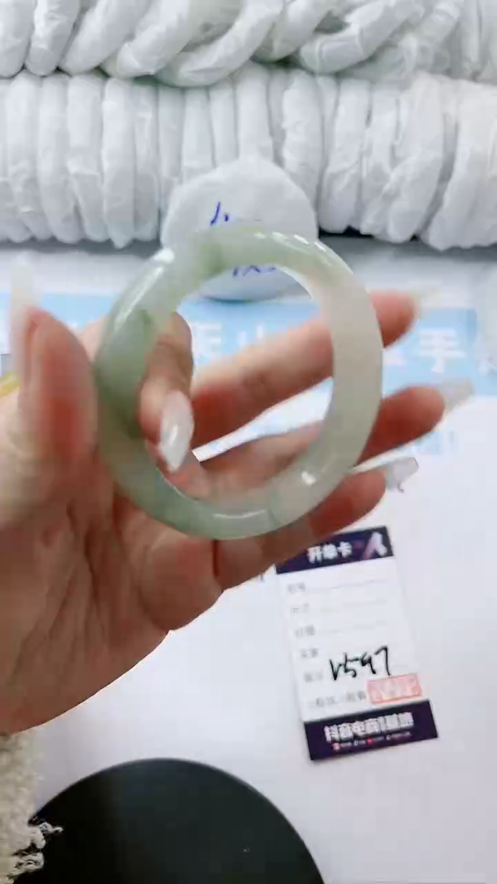 【闪购商品】石英质玉手镯未镶嵌多样性发货V597