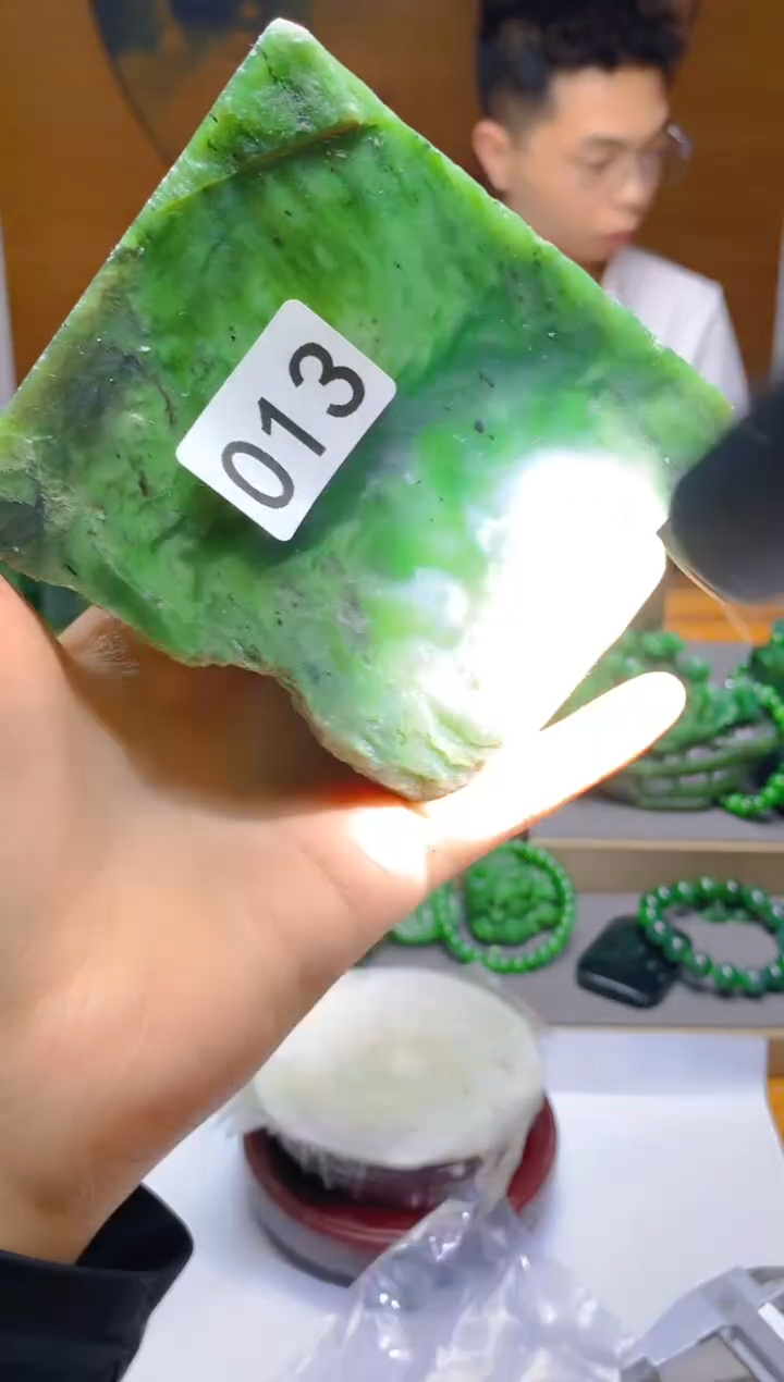 和田玉（碧玉）未镶嵌珠宝半成品13