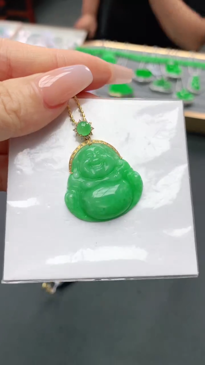 【闪购商品】翡翠颈饰18K金镶嵌赠礼盒证书