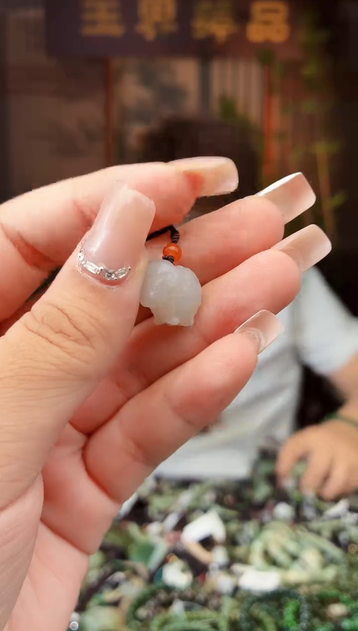 和田玉未镶嵌颈饰拍一发一