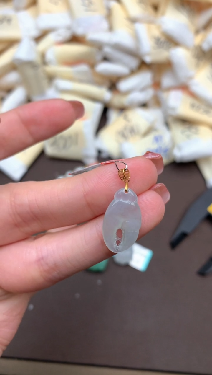 【闪购商品】翡翠挂件18K金镶嵌一