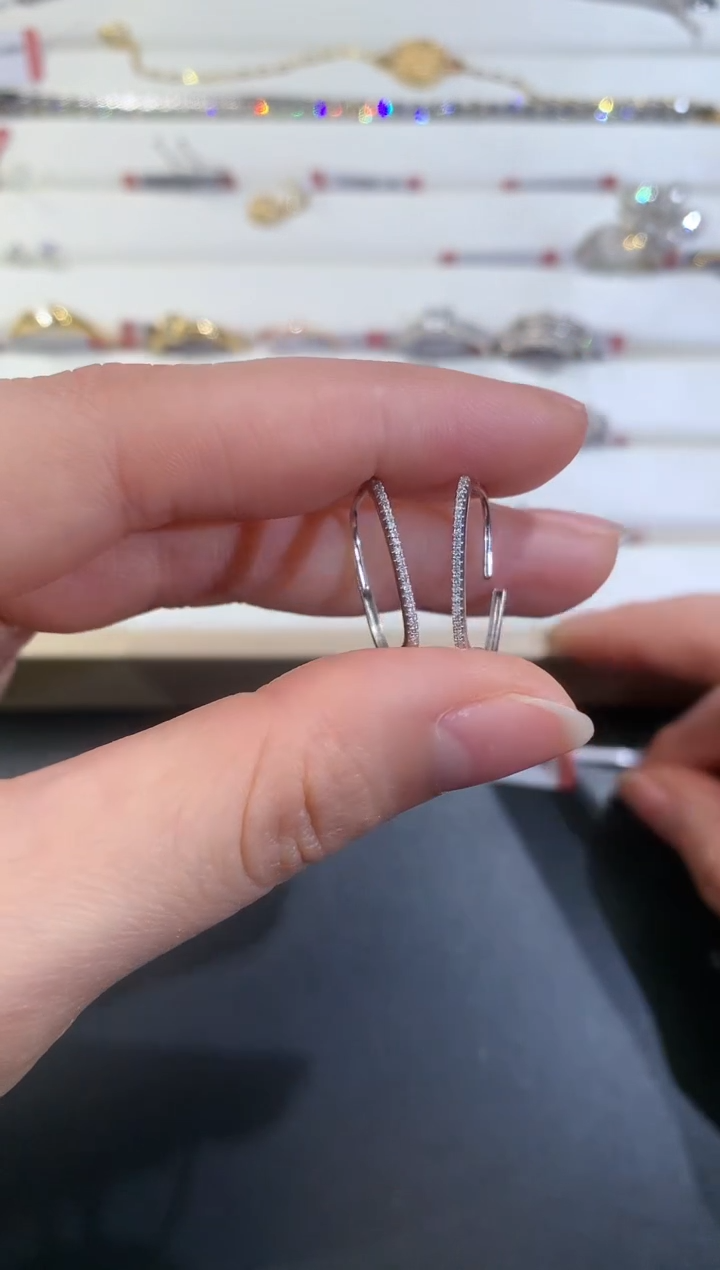 【闪购商品】钻石耳饰18K金镶嵌Z164|1480