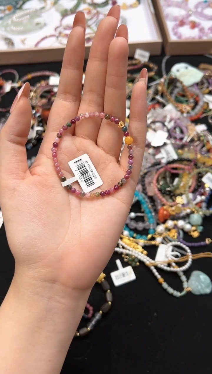 【闪购商品】水晶手链未镶嵌颜色微差多样性发货发其一