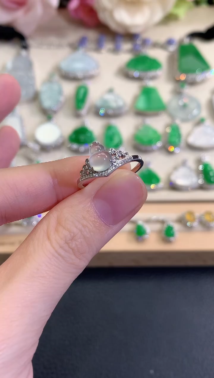 18K金镶嵌戒指翡翠冬日珠宝E2