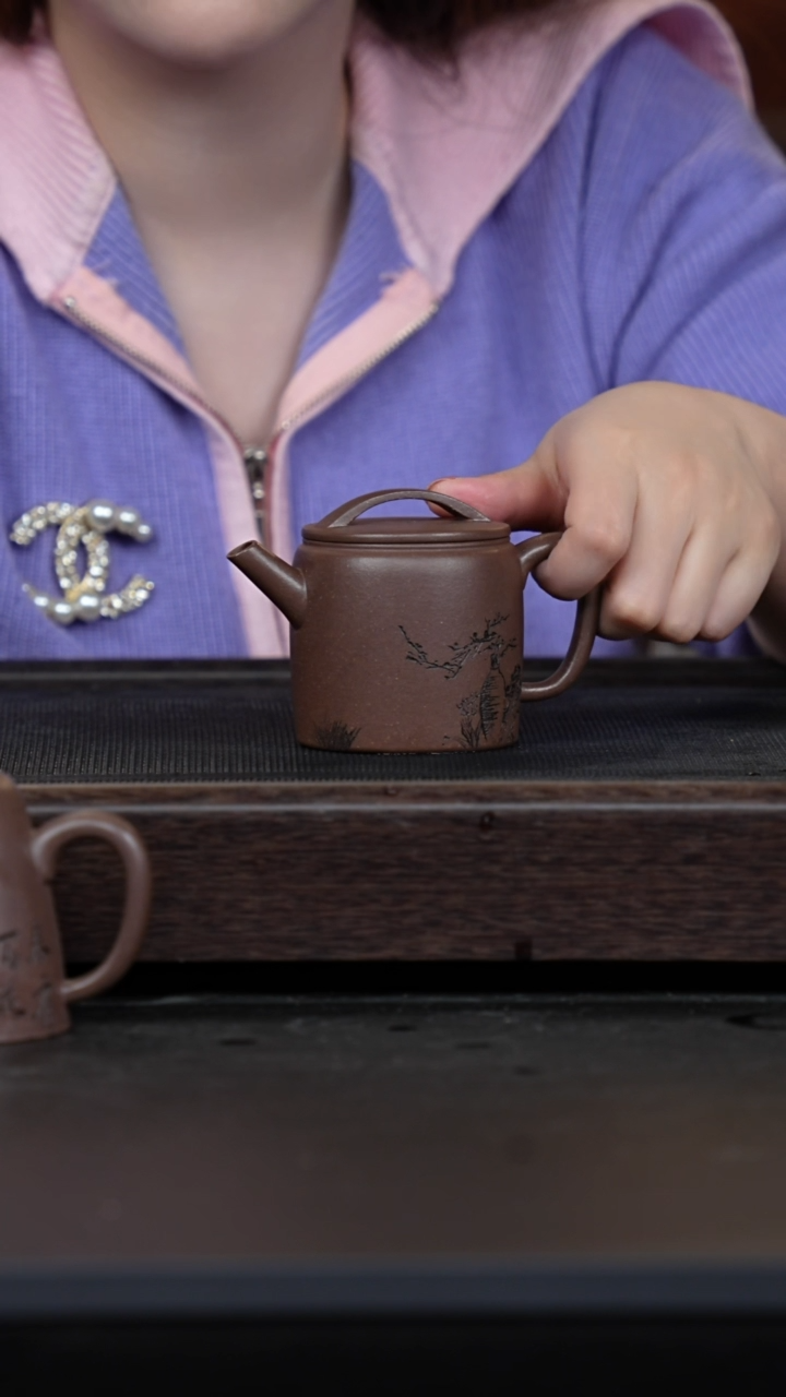 【闪购商品】紫砂茶壶梨皮紫泥刻绘高汉瓦