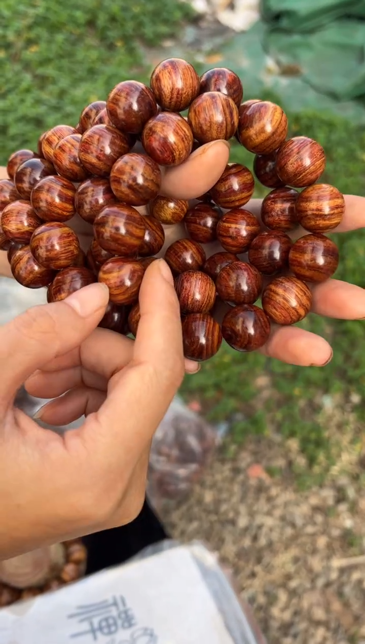 黄花梨/降香黄檀A015火山口1.8圆珠手串88多样性发一