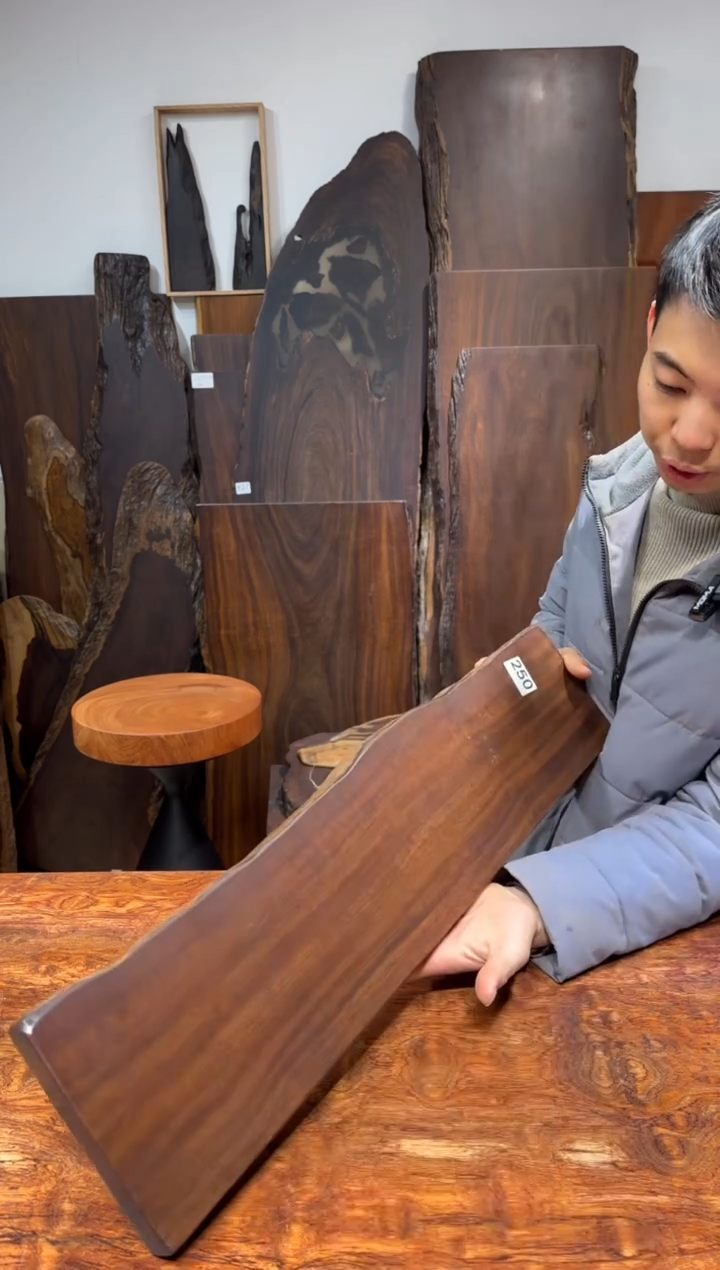 风车木（黑檀木）尺寸69*16*2.5编号250