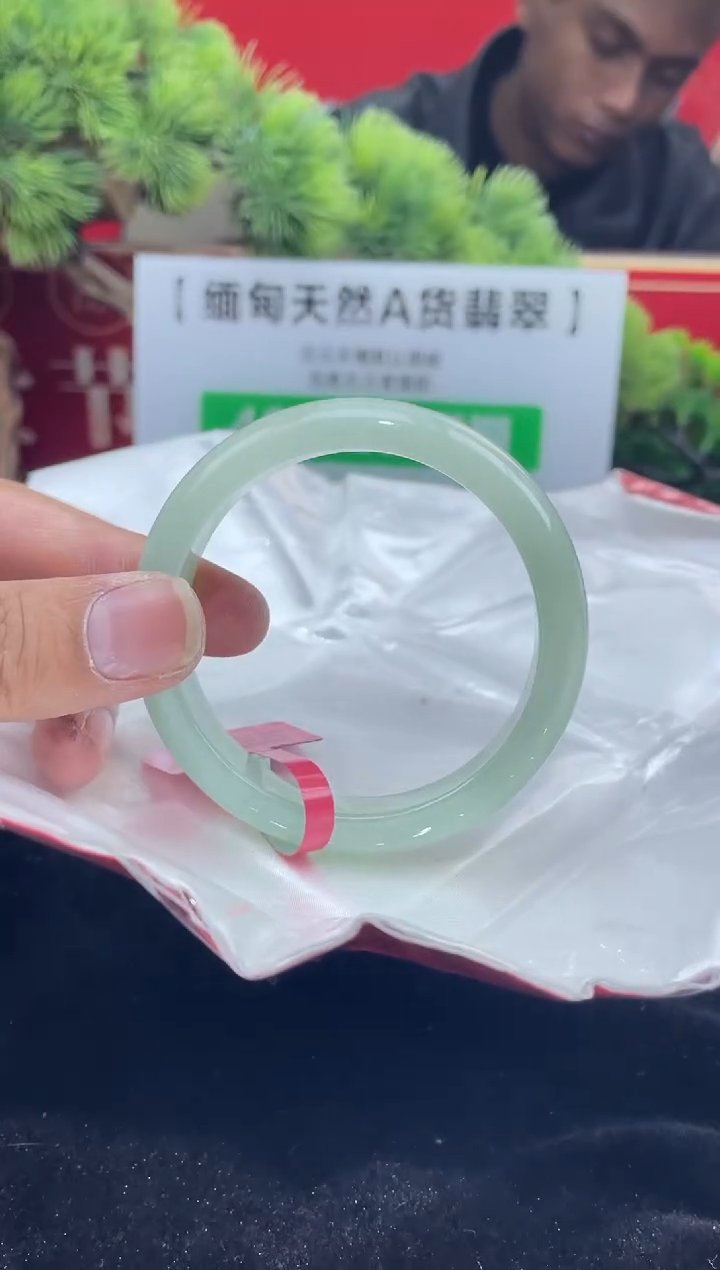 【闪购商品】翡翠手镯未镶嵌手镯5