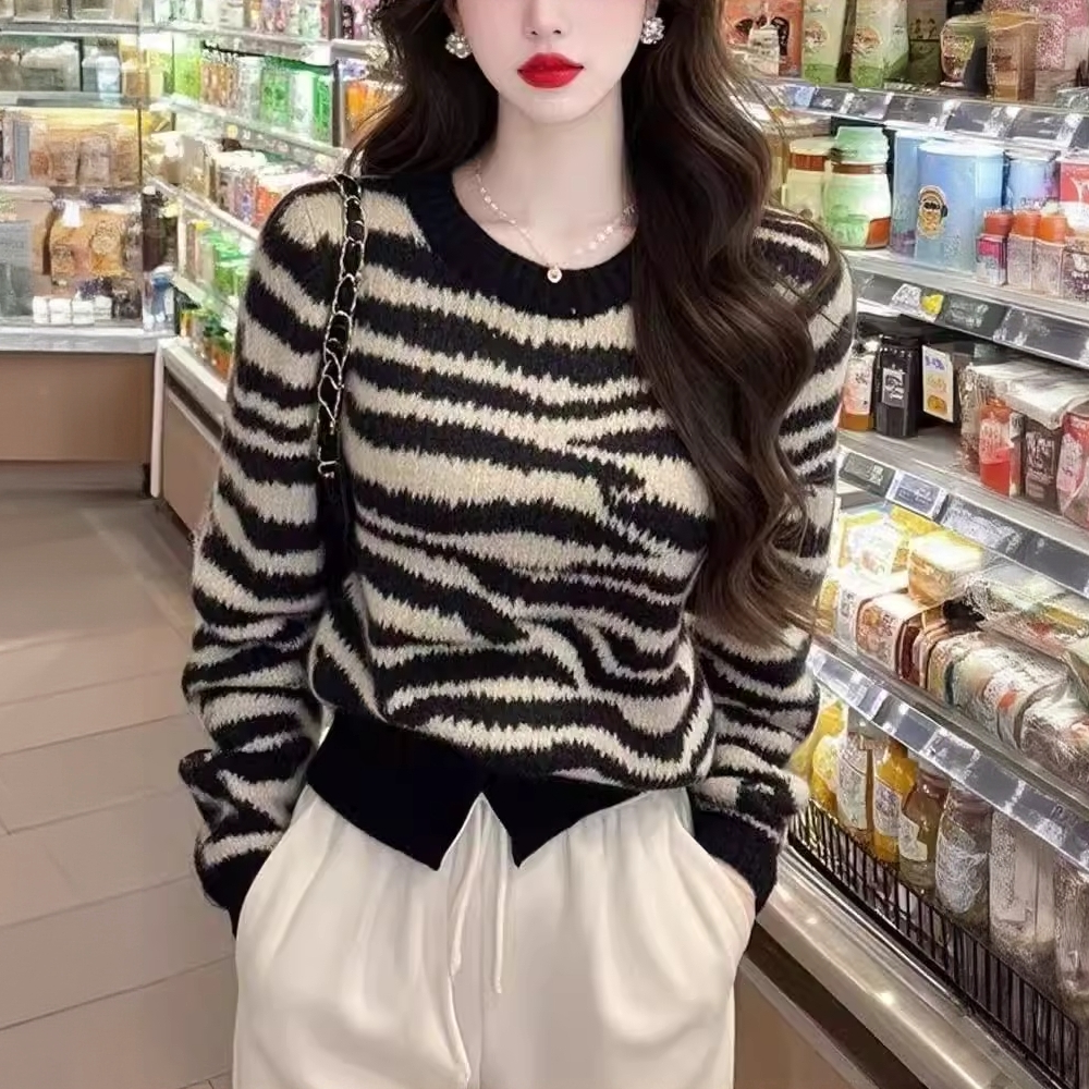 复古绝美黑色斑马纹慵懒风毛衣针织衫女2025秋冬新款软糯百搭小衫