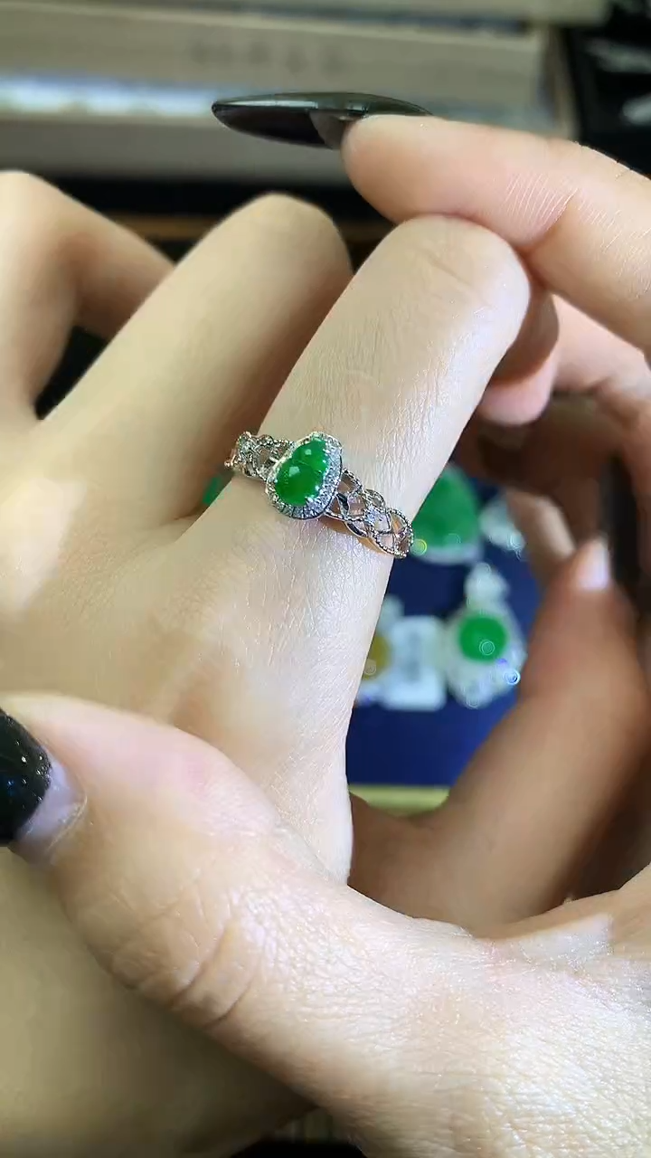 【闪购商品】翡翠戒指18K金镶嵌翡翠戒指YC