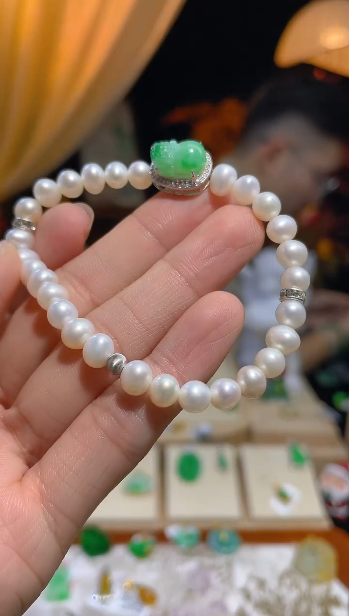 【闪购商品】翡翠颈饰未镶嵌假一赔三