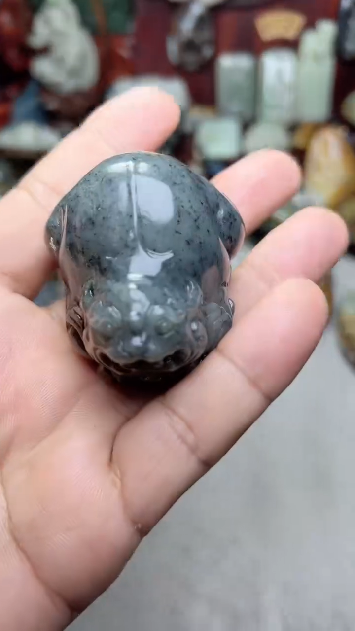 和田玉未镶嵌把件-