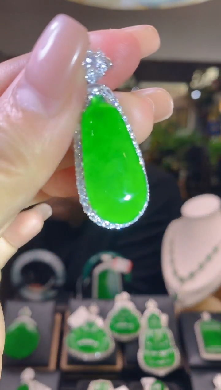 【闪购商品】翡翠吊坠(不含链)未镶嵌翡翠吊坠