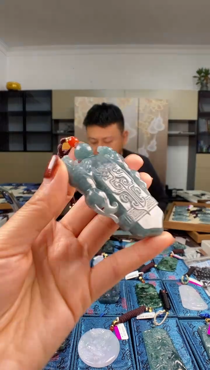 颈饰未镶嵌翡翠多样性发其一