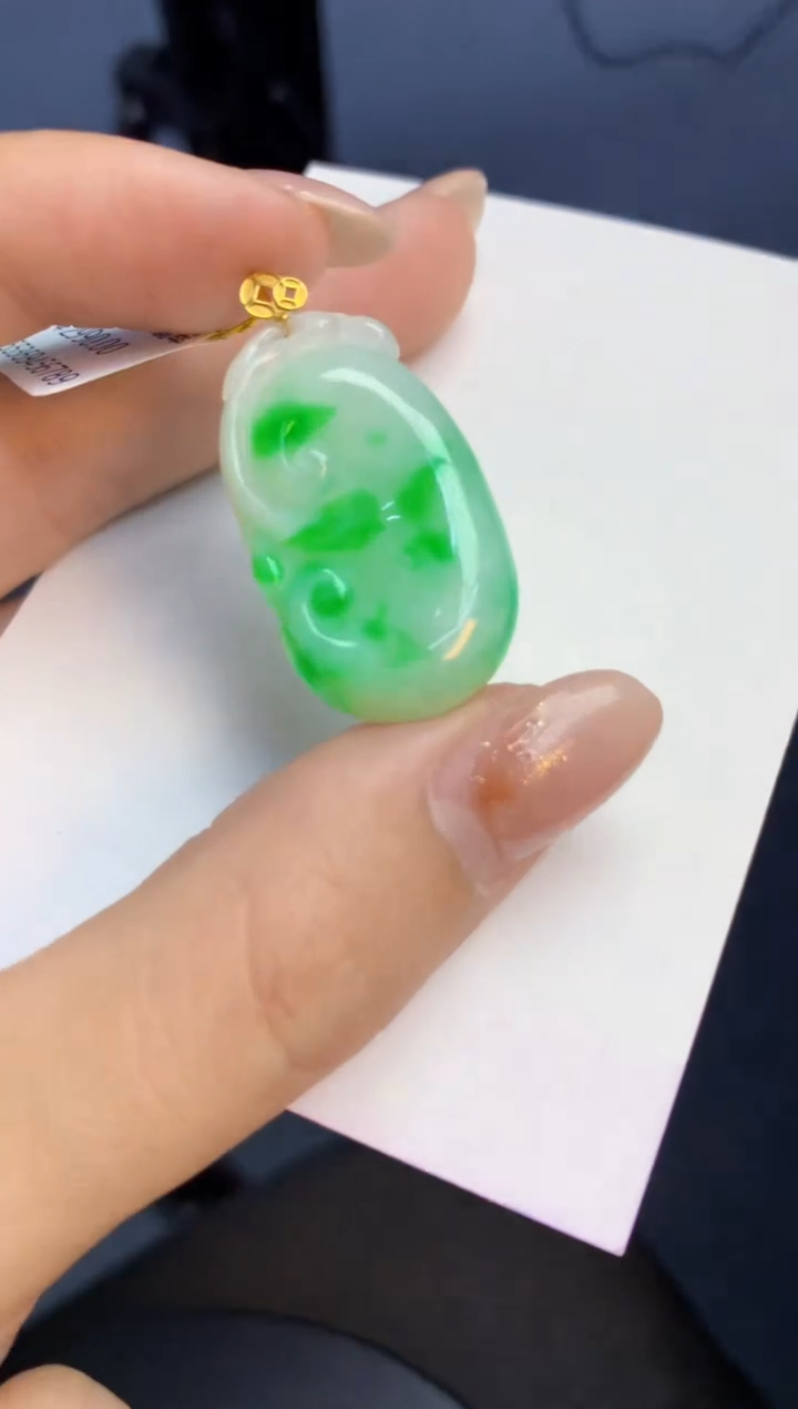 颈饰18K金镶嵌翡翠天然缅甸a货翡翠百元以上9元证书费自理