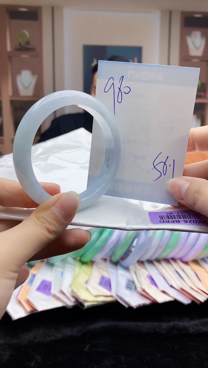 【闪购商品】翡翠手镯未镶嵌    H87-40