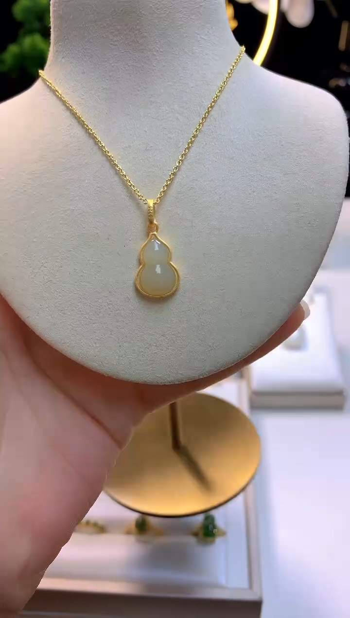 【闪购商品】和田玉吊坠银S925镀金镶嵌小葫芦